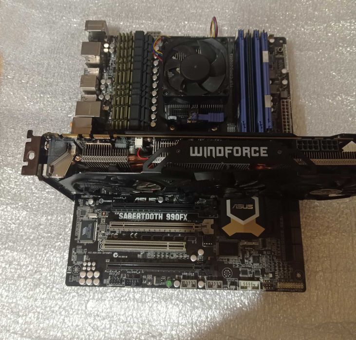 Комплект : Материнская плата Asus Sabertooth 990FX, ЦП, ОЗУ, видео