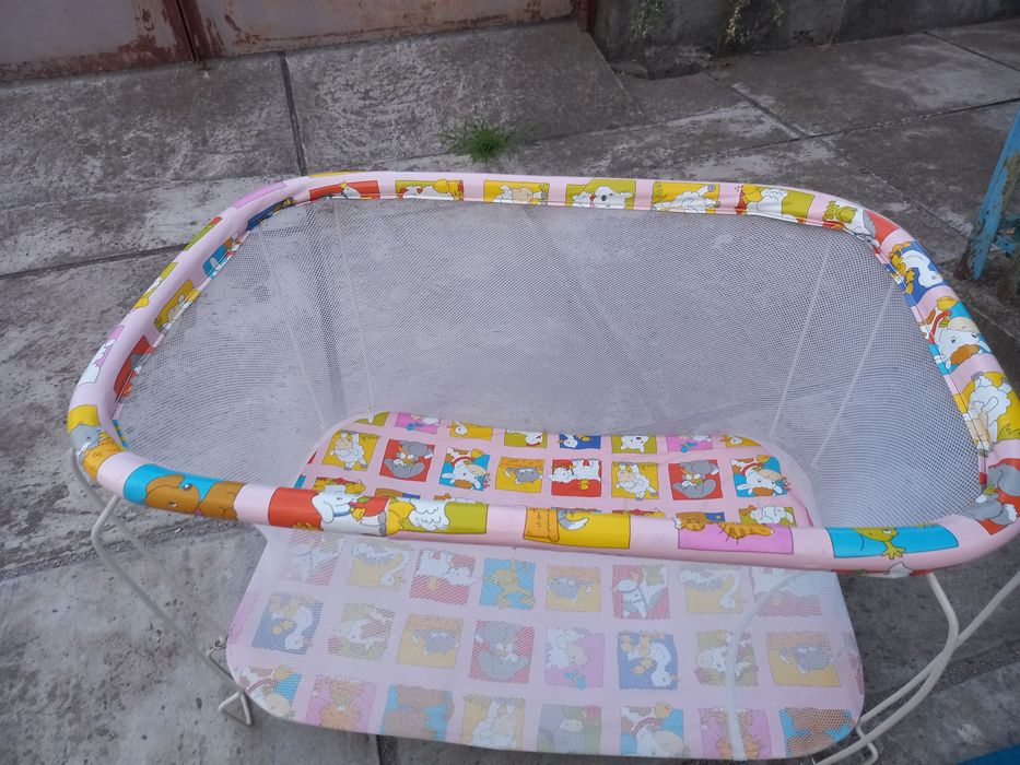 Дитяча коляска,манеж,крісло дитяче автомобільне