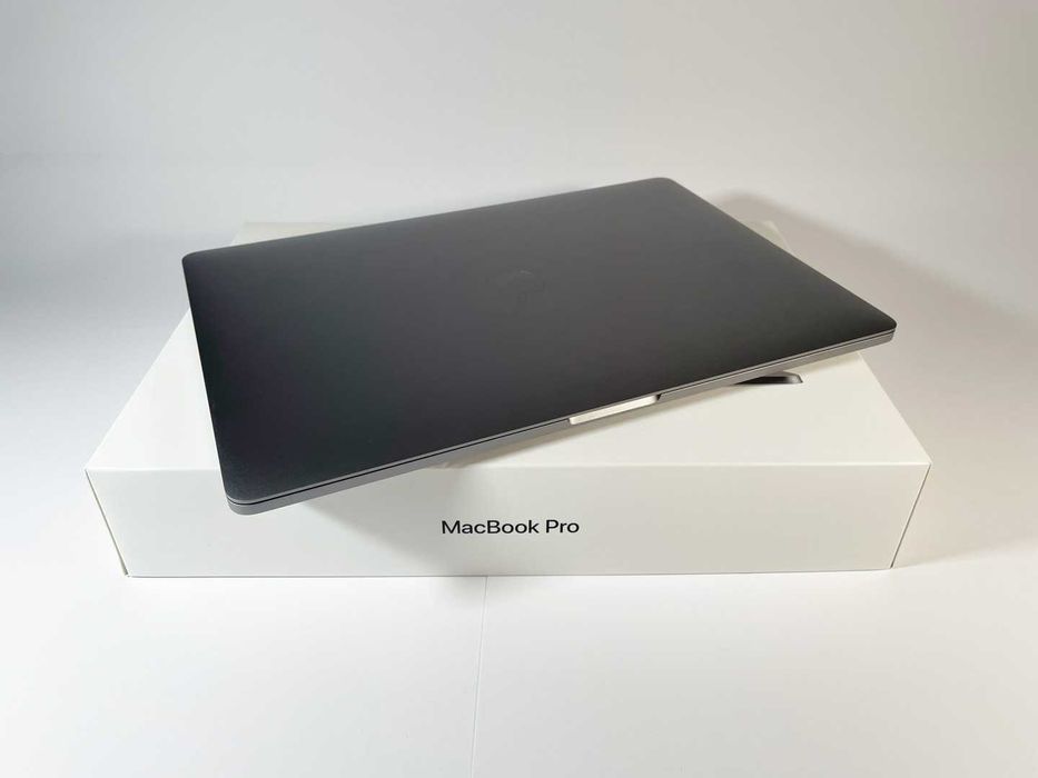 MacBook Pro 15'' 2019 | i7-2,6GHz | 16GB | 512GB SSD | Touch Bar