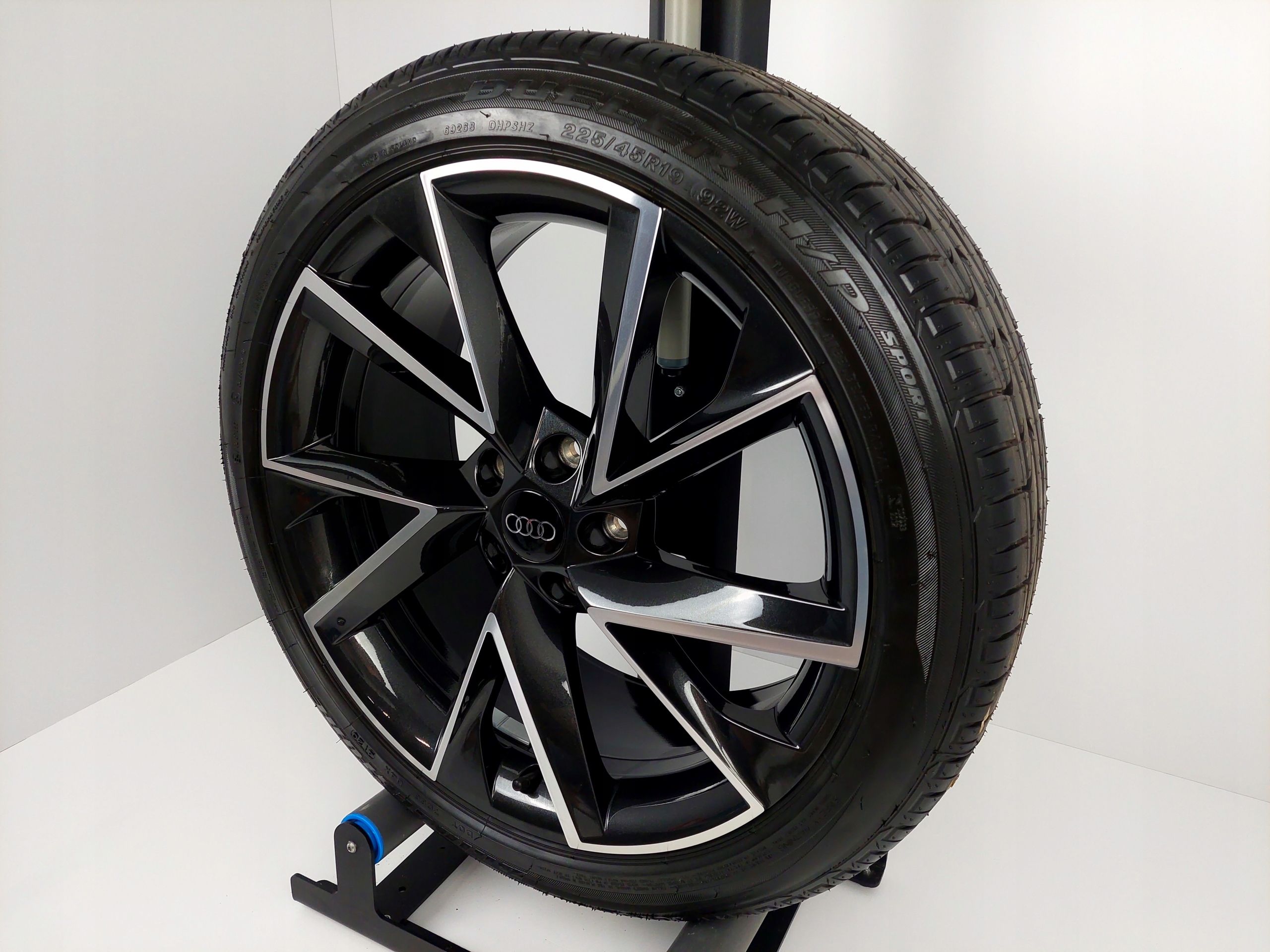 FABRYCZNIE NOWE Koła Felgi Audi 19 A3 A4 A6 A8 Q2 Q3 Q4