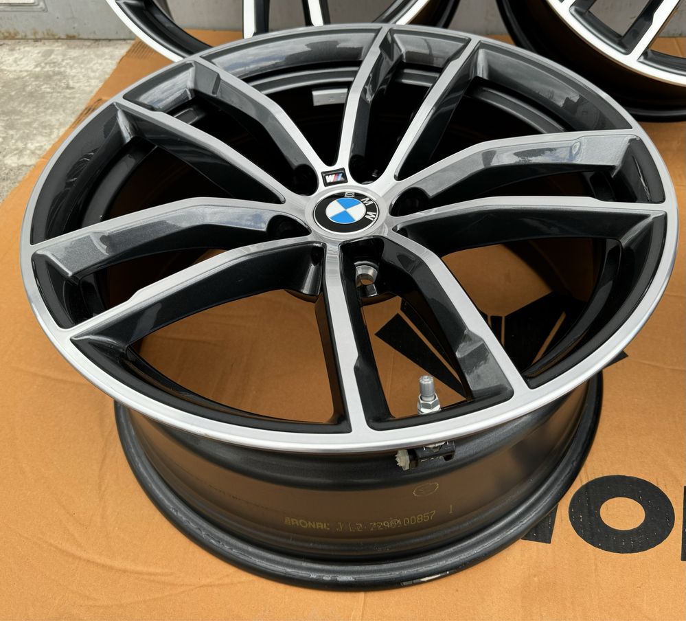 Диски одноширокі R18 5x112 BMW G30 G31 662M Style