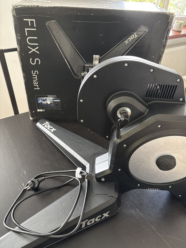 Trenażer Tacx Flux S Smart
