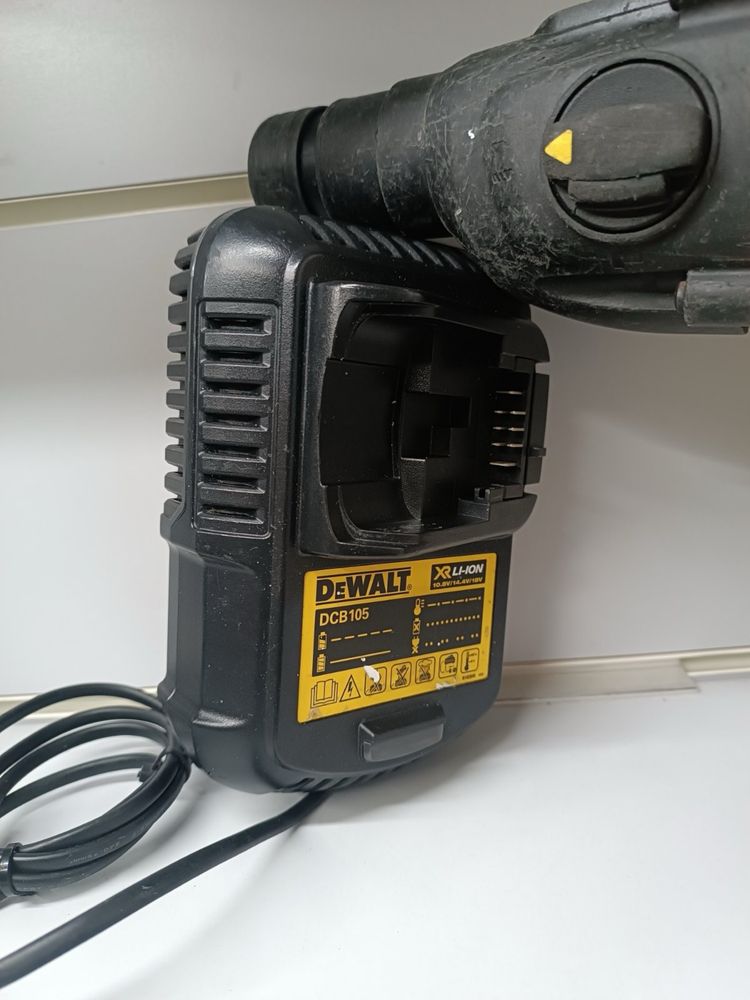 Dewalt DCH 133 перфоратор деволт