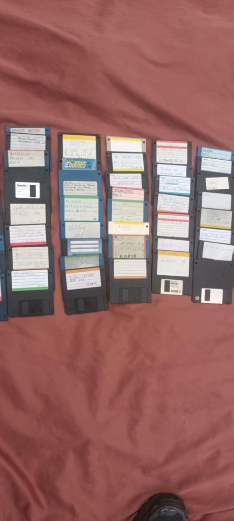 115 dyskietek Commodore PC 3.5
