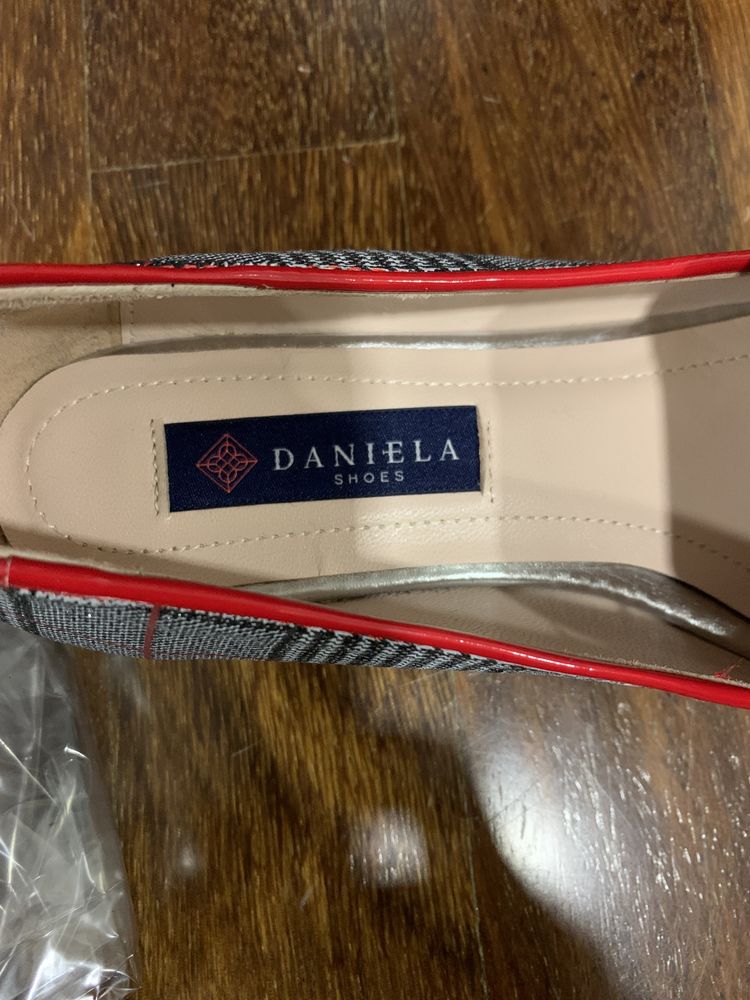 Sapatos novos ( Daniela )