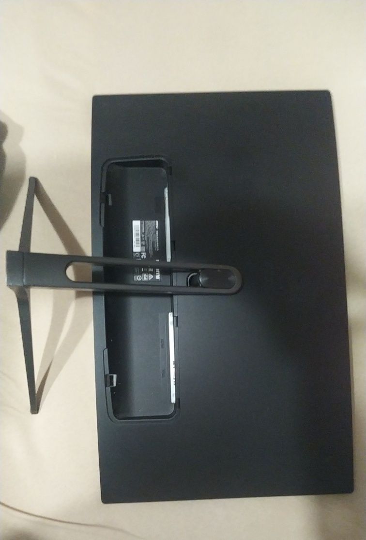 Monitor MSI G24 w bardzo dobrym stanie!