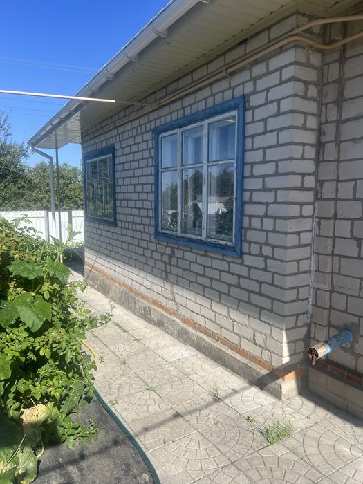 Продам ДОБРОТНИЙ будинок с. Садки  (  3 км  від  м. Кременчук)