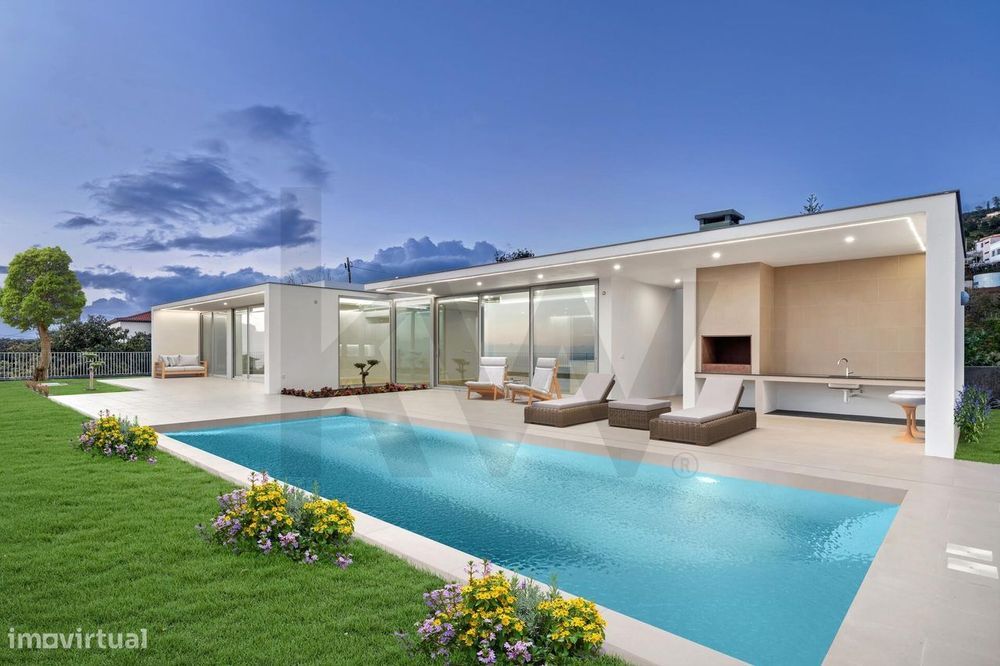 Luxuosa Moradia T4 com Vista Mar definitiva - Estreito da Calheta - Ca