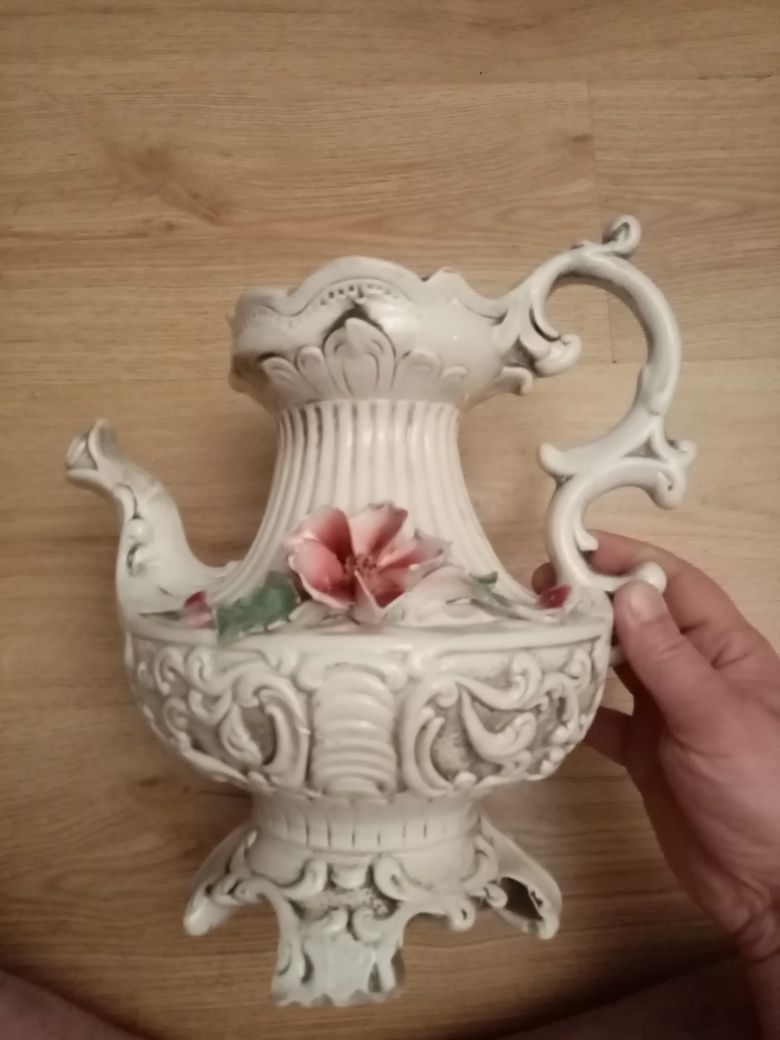 Duzy stary dzbanek porcelanowy