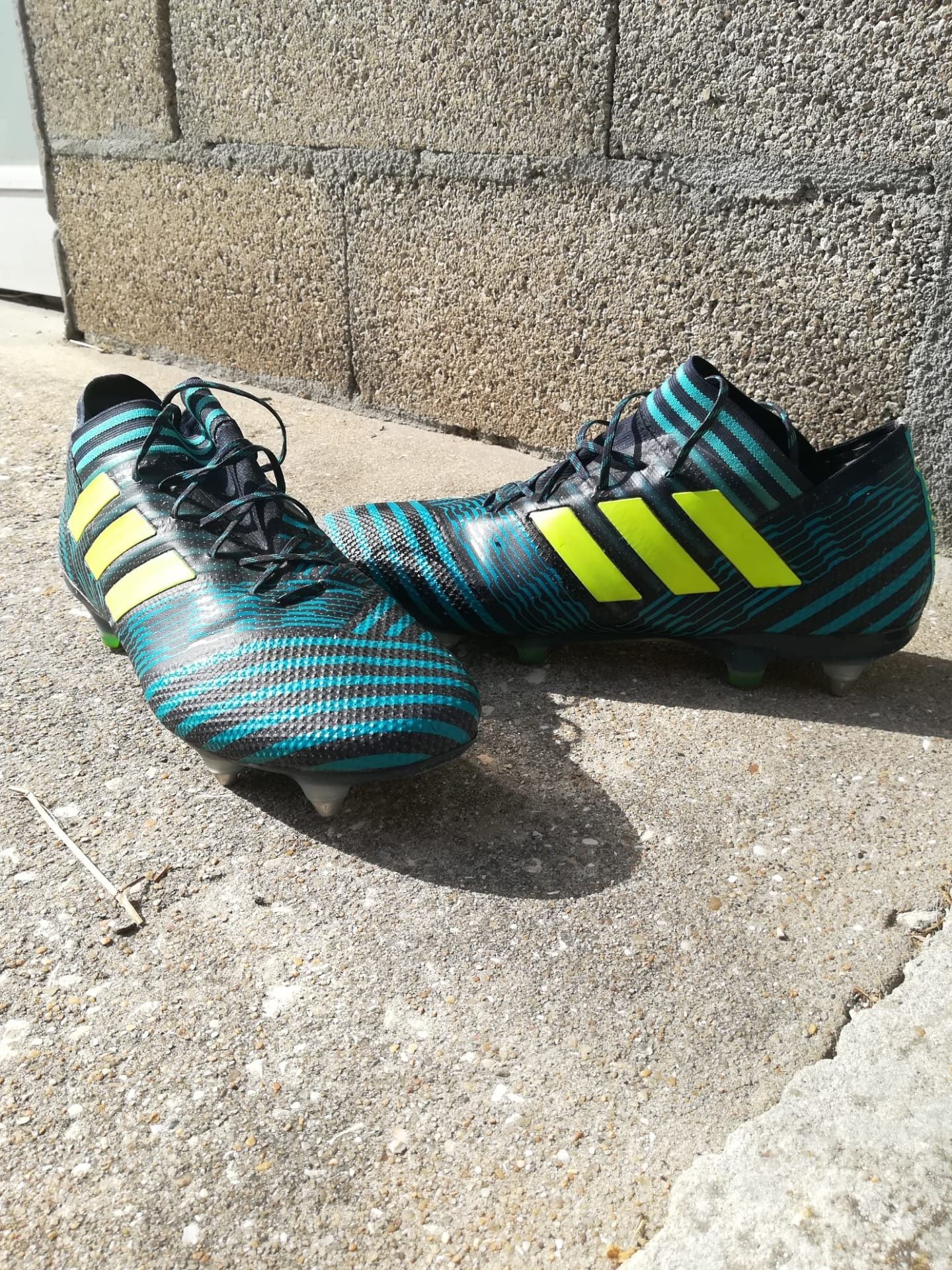 Chuteras oficiais Adidas Nemeziz