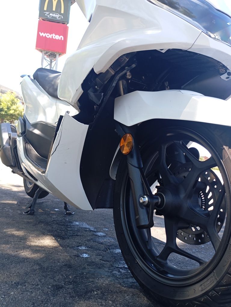 Honda pcx ano 2024