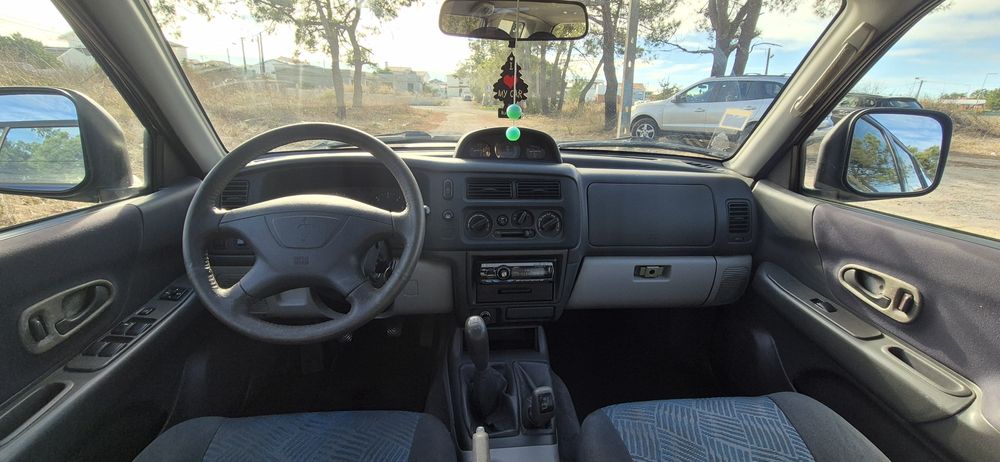 Mitsubishi Pajero Sportwagen 2.5TD NACIONAL de 2000