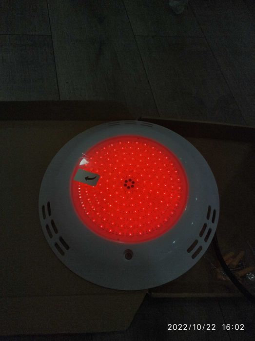 Lampa do basenu zmienne kolory