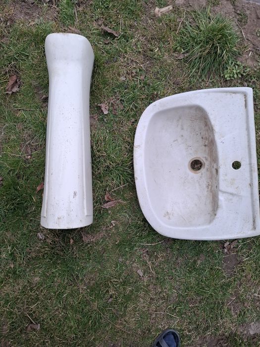 Умивальник з ніжкою, б/в