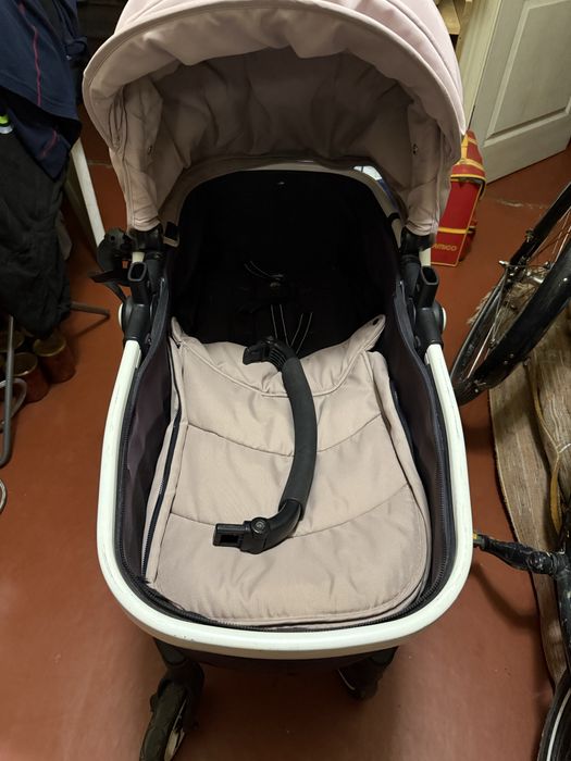 Коляска Fortuna біла з чорним