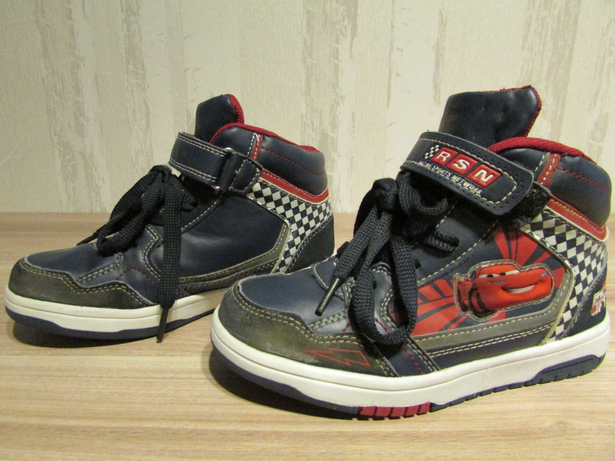Dziecięce Buty Sportowe CCC  Roz. 29