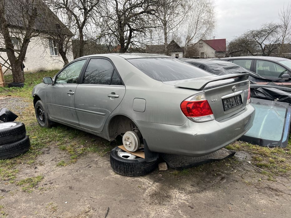 Разборка Toyota Camry 30 2004 року 2.4 Автомат