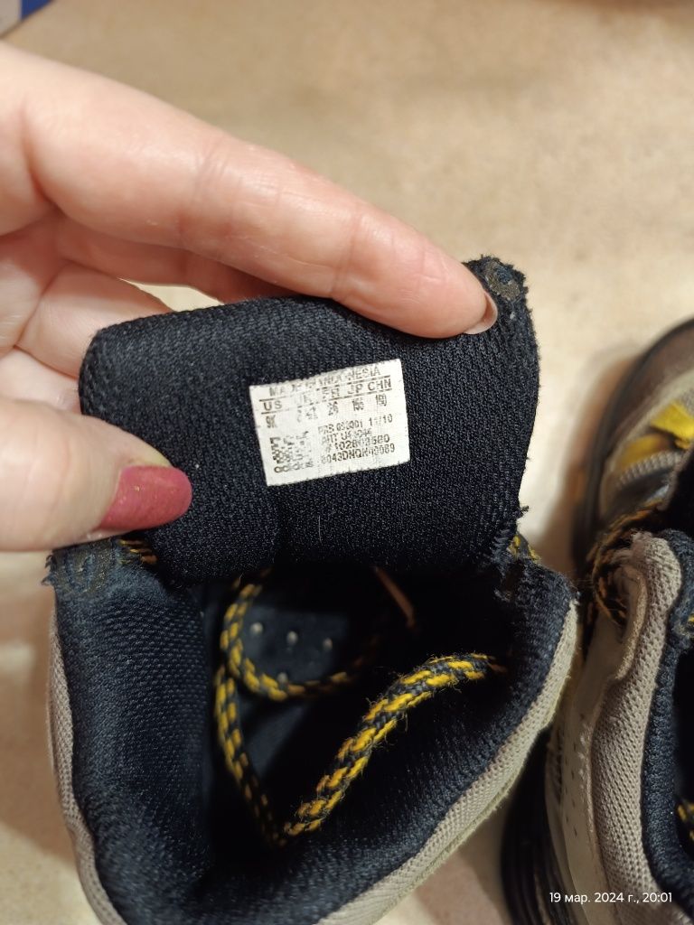 Ботінки, кросівки, хайтопи Adidas