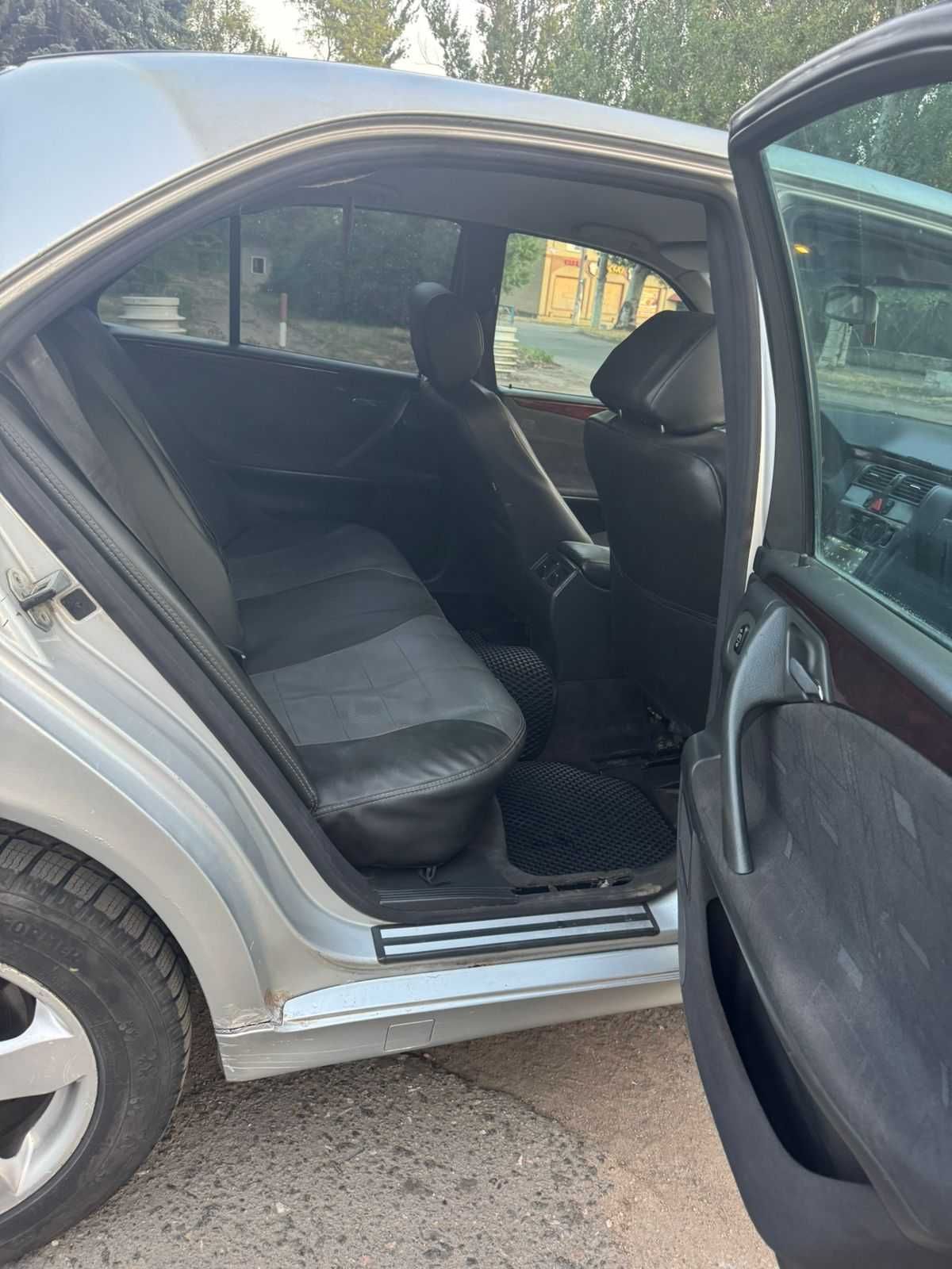 Mercedes-Benz E-Class 2000