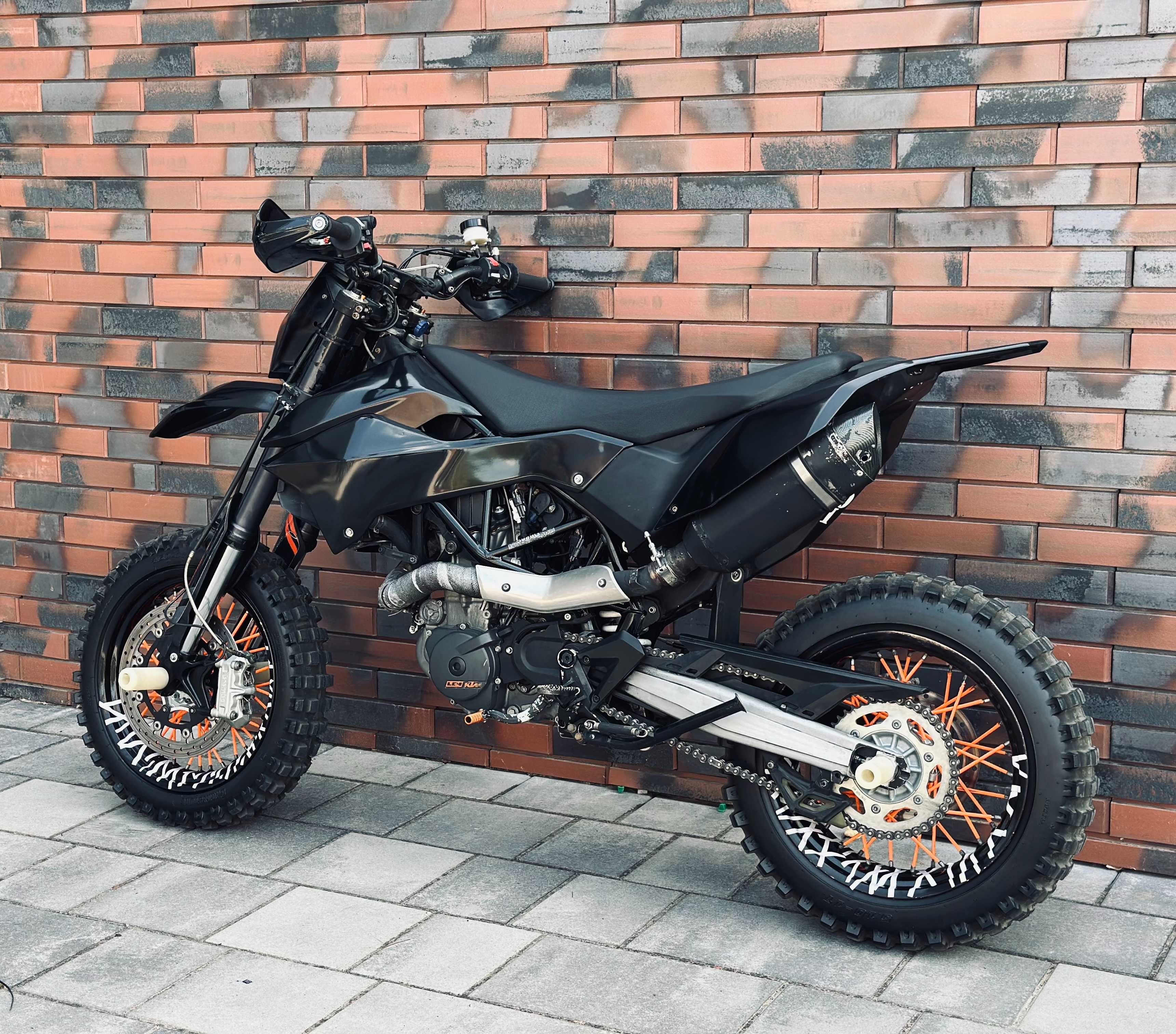 KTM SMC 690 R / Husqvarna 701 /