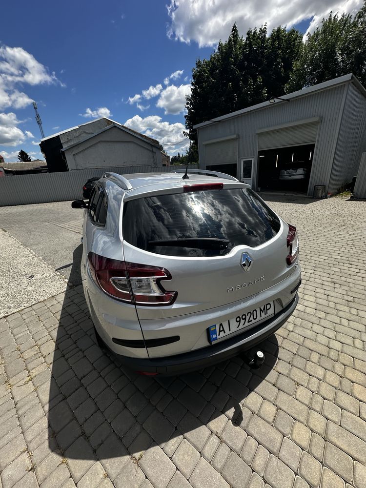 Renaylt megan 3 2014 рік
