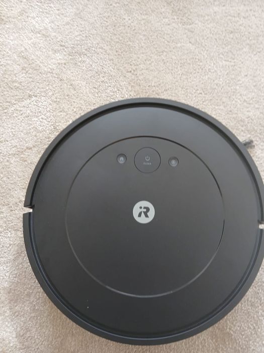 Aspirador preto robot