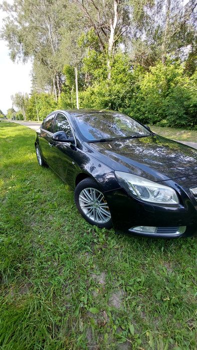 Опель  Інсигнія 1.6 турбо. Бензін