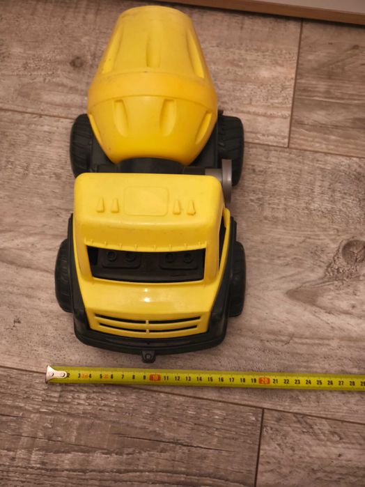 Samochodzik betoniarka