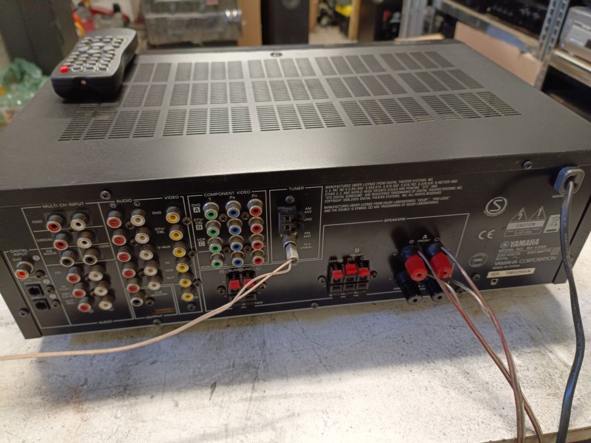 Amplituner YAMAHA RX-V359, pilot