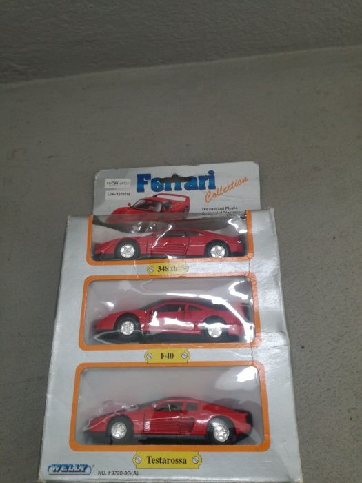 Varias miniaturas carros 1/43