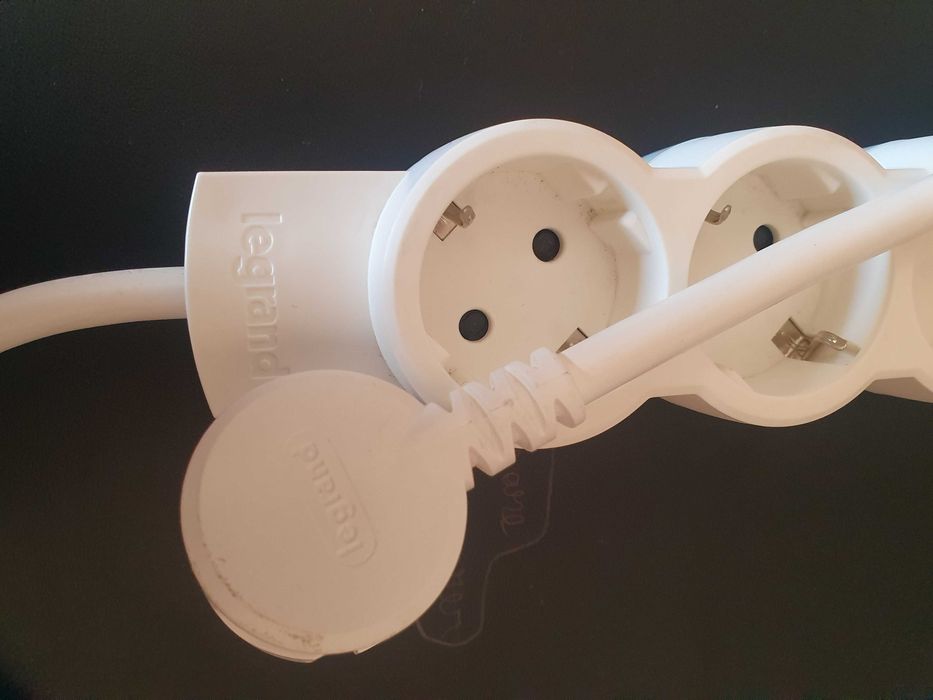 Extensão elétrica LEGRAND 4 tomadas 5 metros