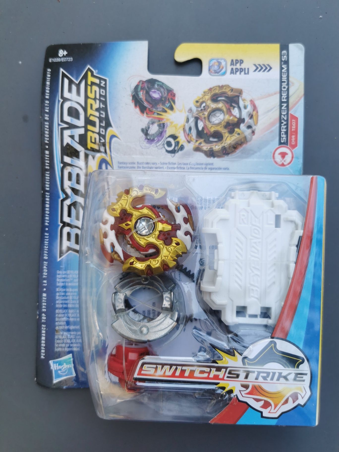 Beyblade Burst Evolution Spryzen Requiem S3
