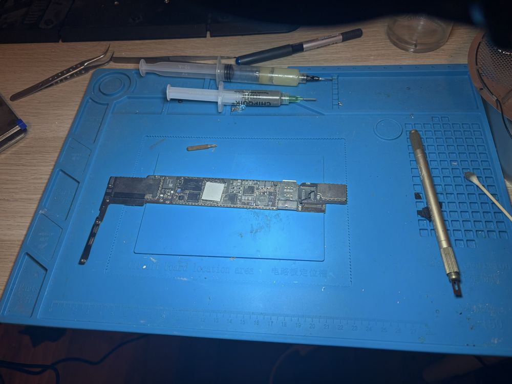Reparação de consolas, computadores e tablets.