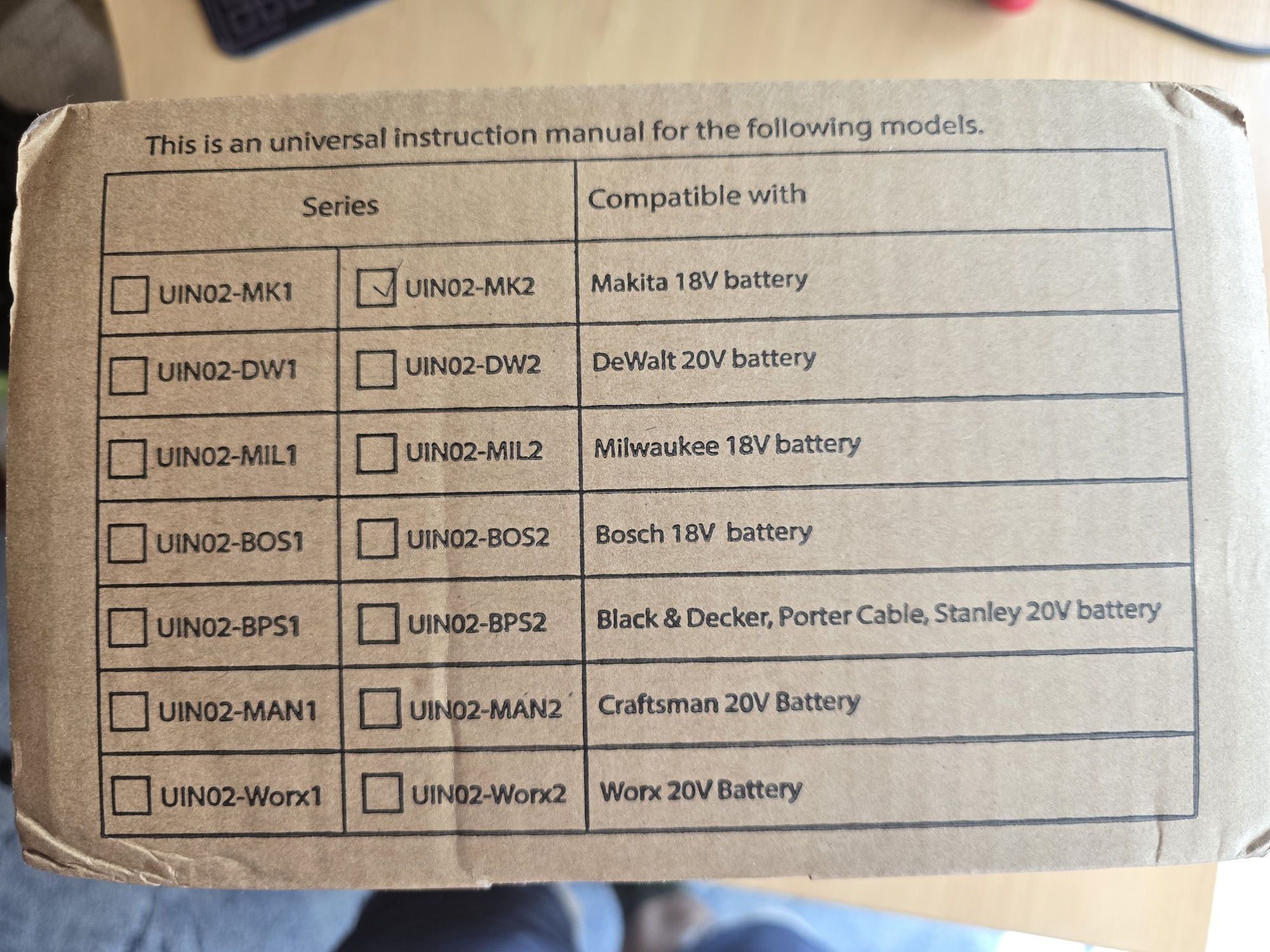 Продам инвертор 18v-220v под аккумуляторы makita 18v