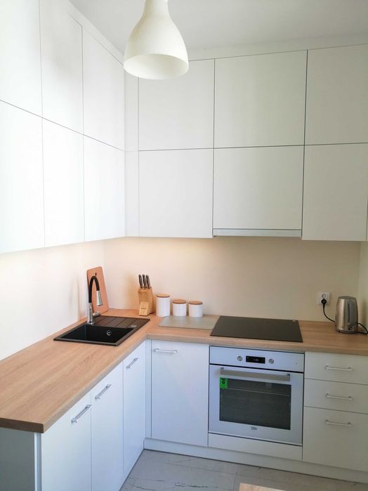 Meble na wymiar/kuchnie/szafy/sypialnie/łazienkowe