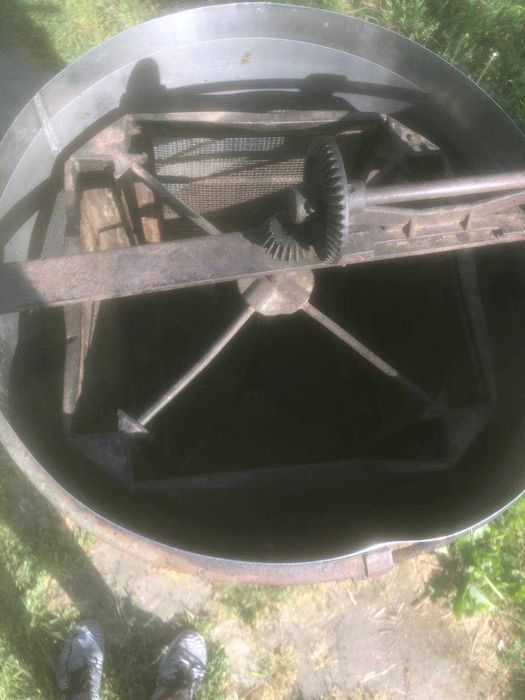 Медогонка 4х рамочна