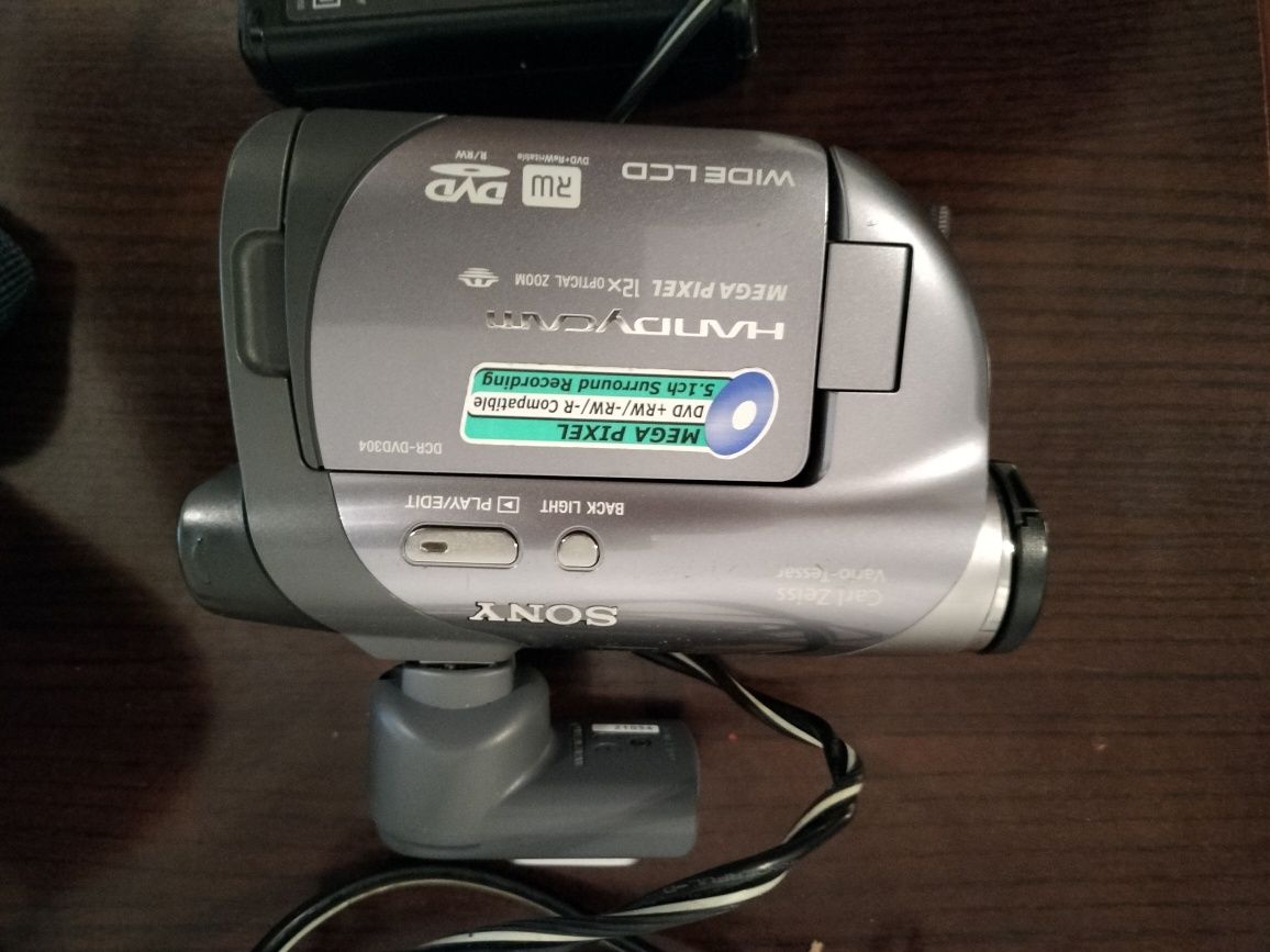 Máquina de Filmar Sony mini DVD  não liga para arranjar com carregador