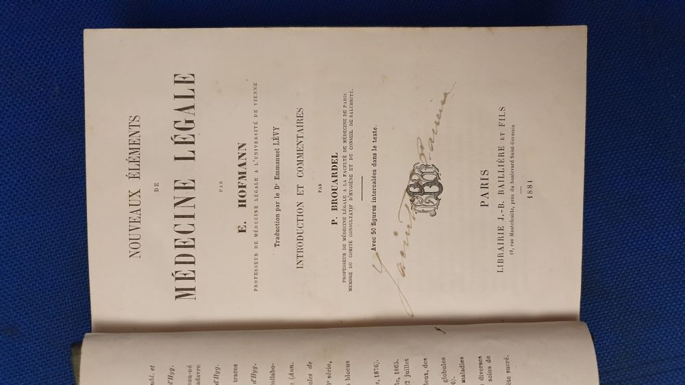 RARO Livro em francês de 1881, NOUVEAUX Éléments de Médecine Légale