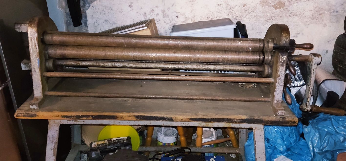 Wolcarka, zwijarka do blach z podstawą