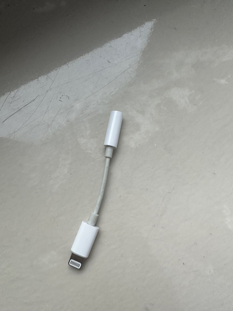 Adapter apple ze złącza Lightning na gniazdo słuchawkowe 3.5 mm