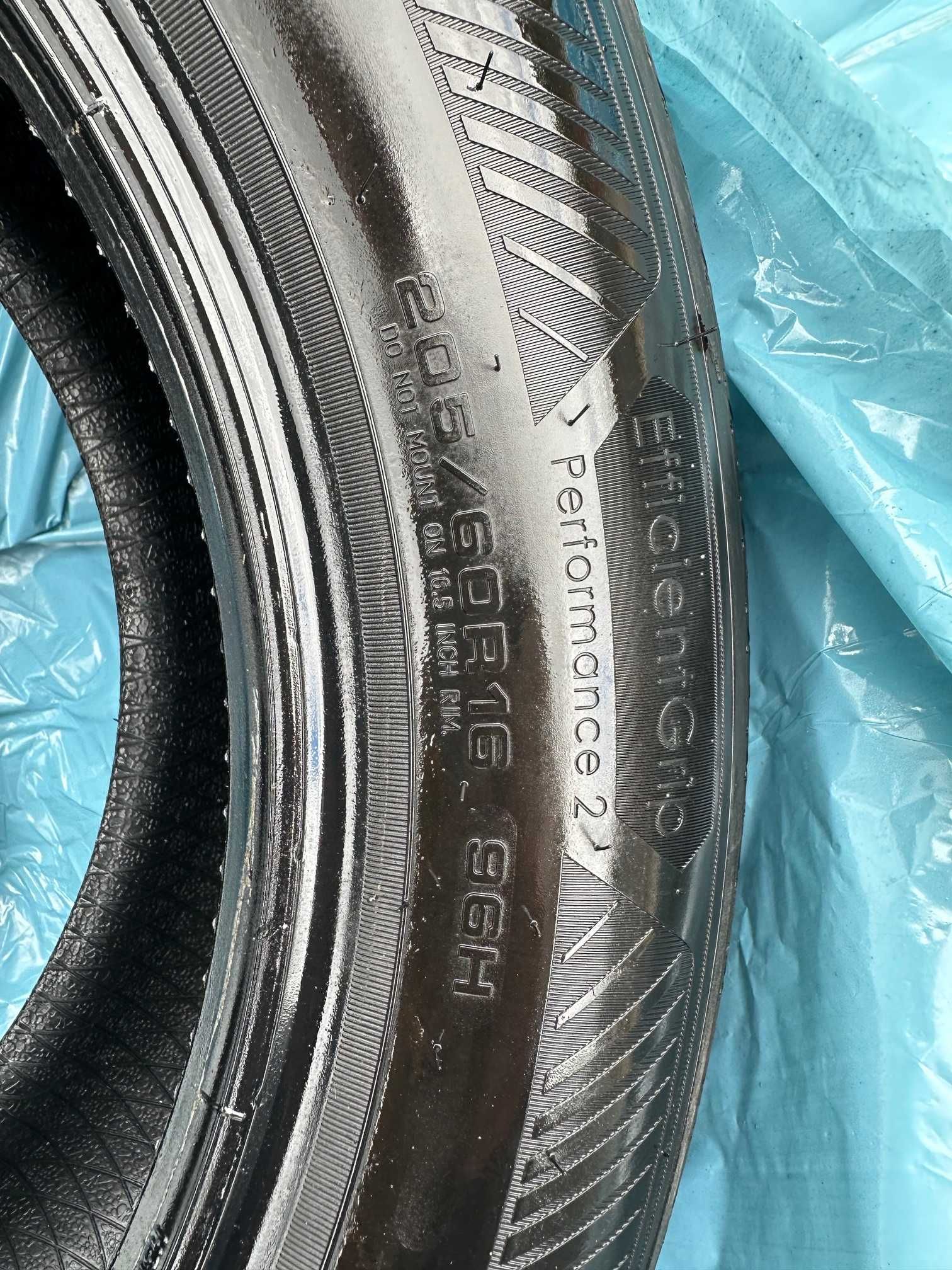 Opony Goodyear Efficientgrip Performance 2, 205/60/16 DEMO