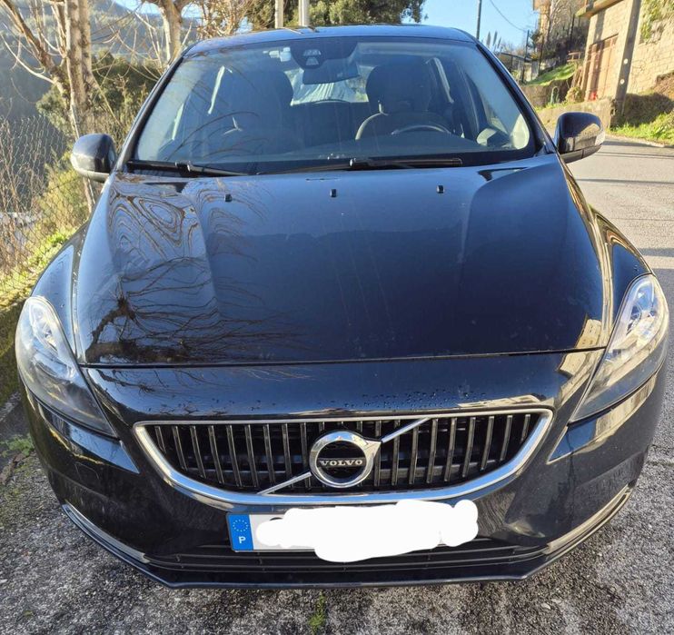 Volvo V40 (ano:2018; Km:281mil)