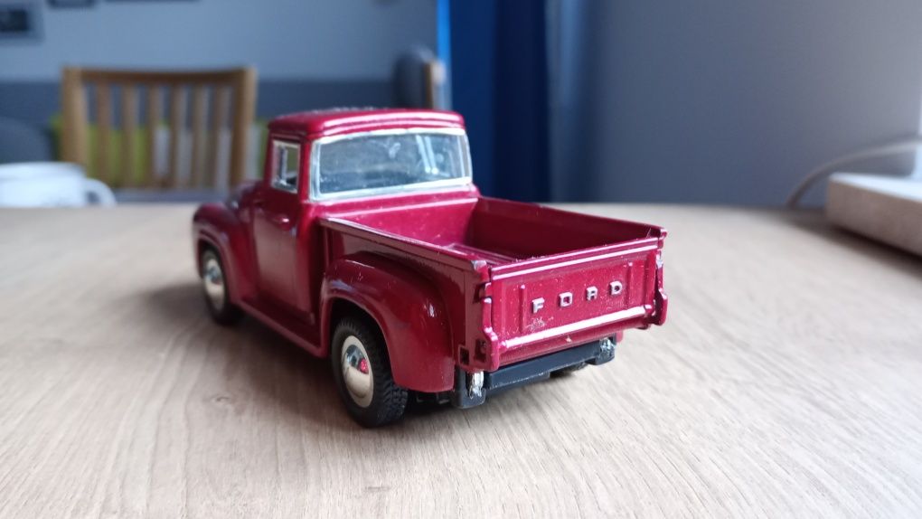 Model samochodu Ford F-100 pick-up (1956)