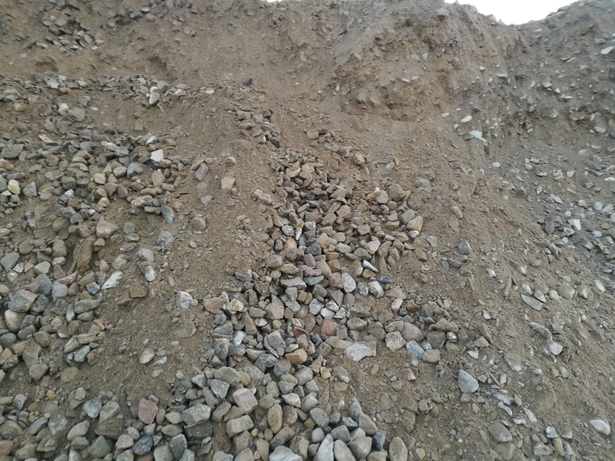 Gruz betonowy pokruszony