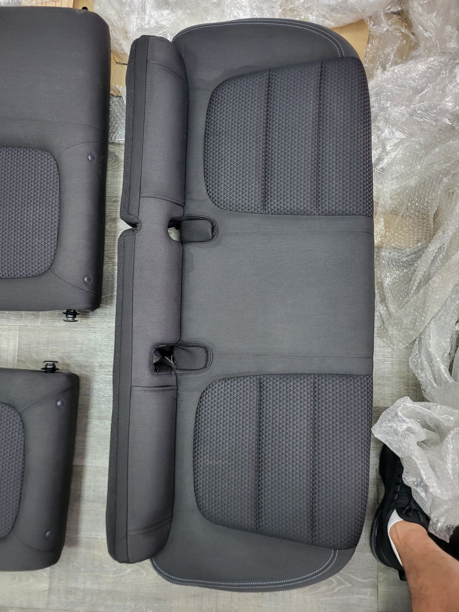 Продам задні сидіння салону Chevrolet Bolt EUV 2023