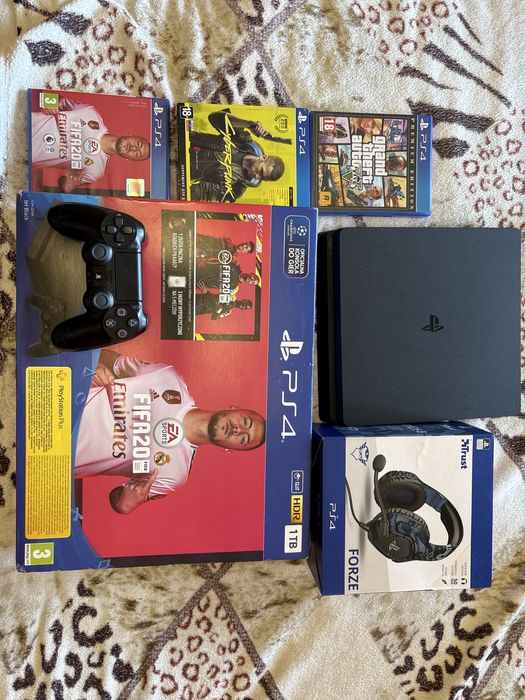 Продам Play Station 4 slim 1TB
