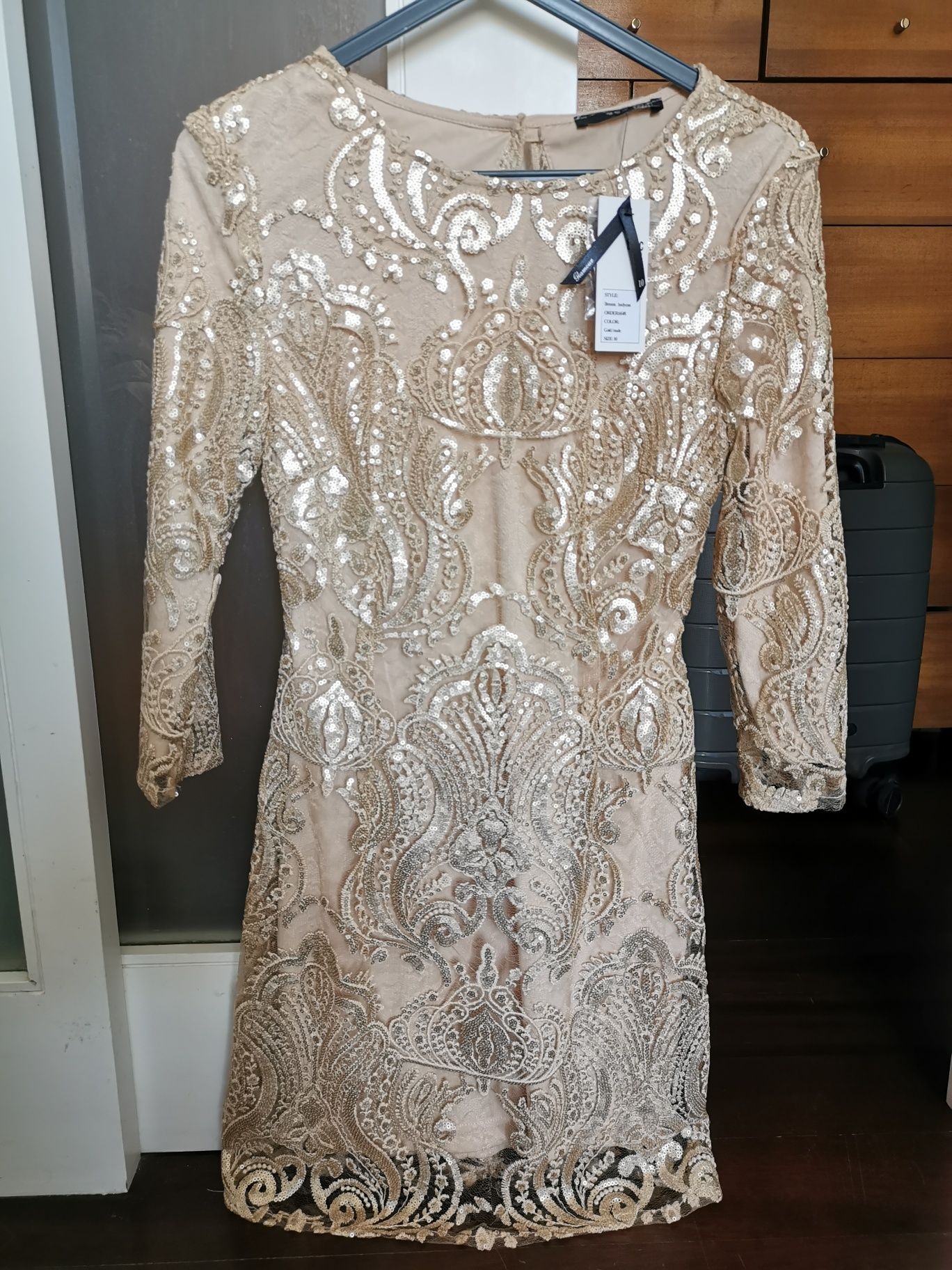 Vestido NOVO dourado