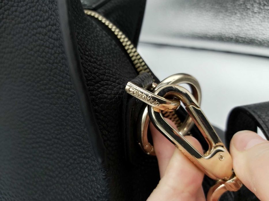 Torebka shopperka CALVIN KLEIN czarna kuferek torba