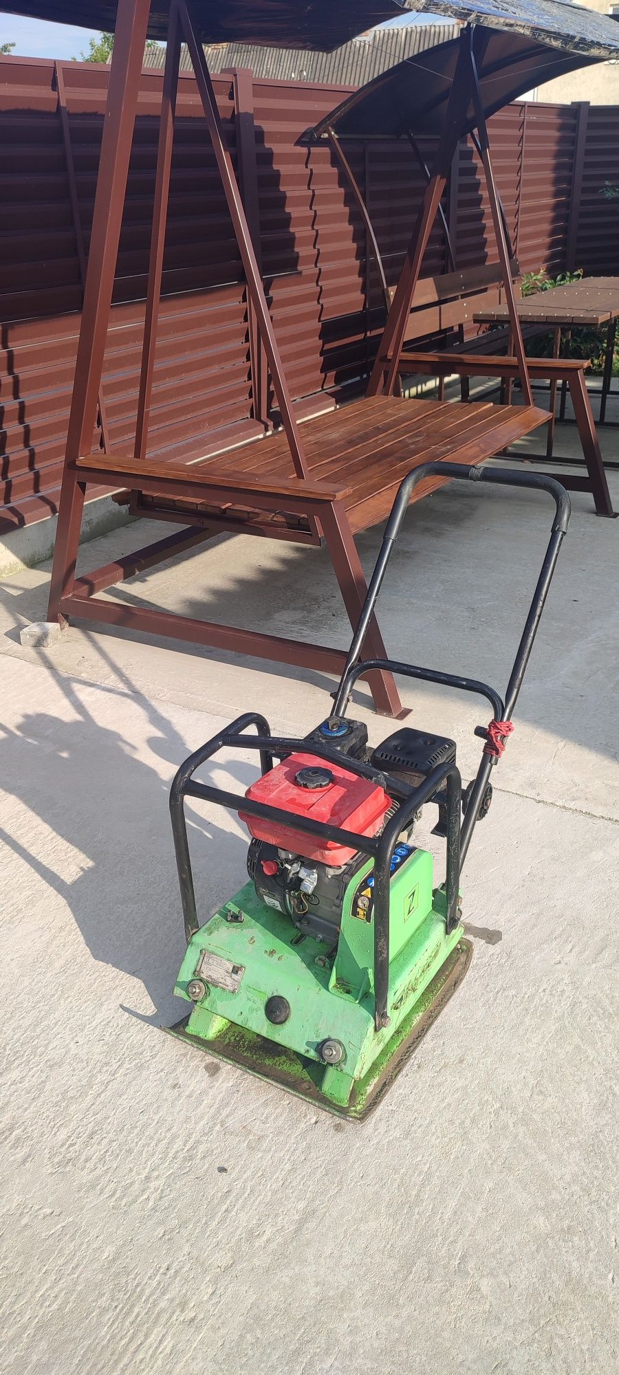 Віброплита Zipper ZI-RPE90C. Трамбовка бензинова