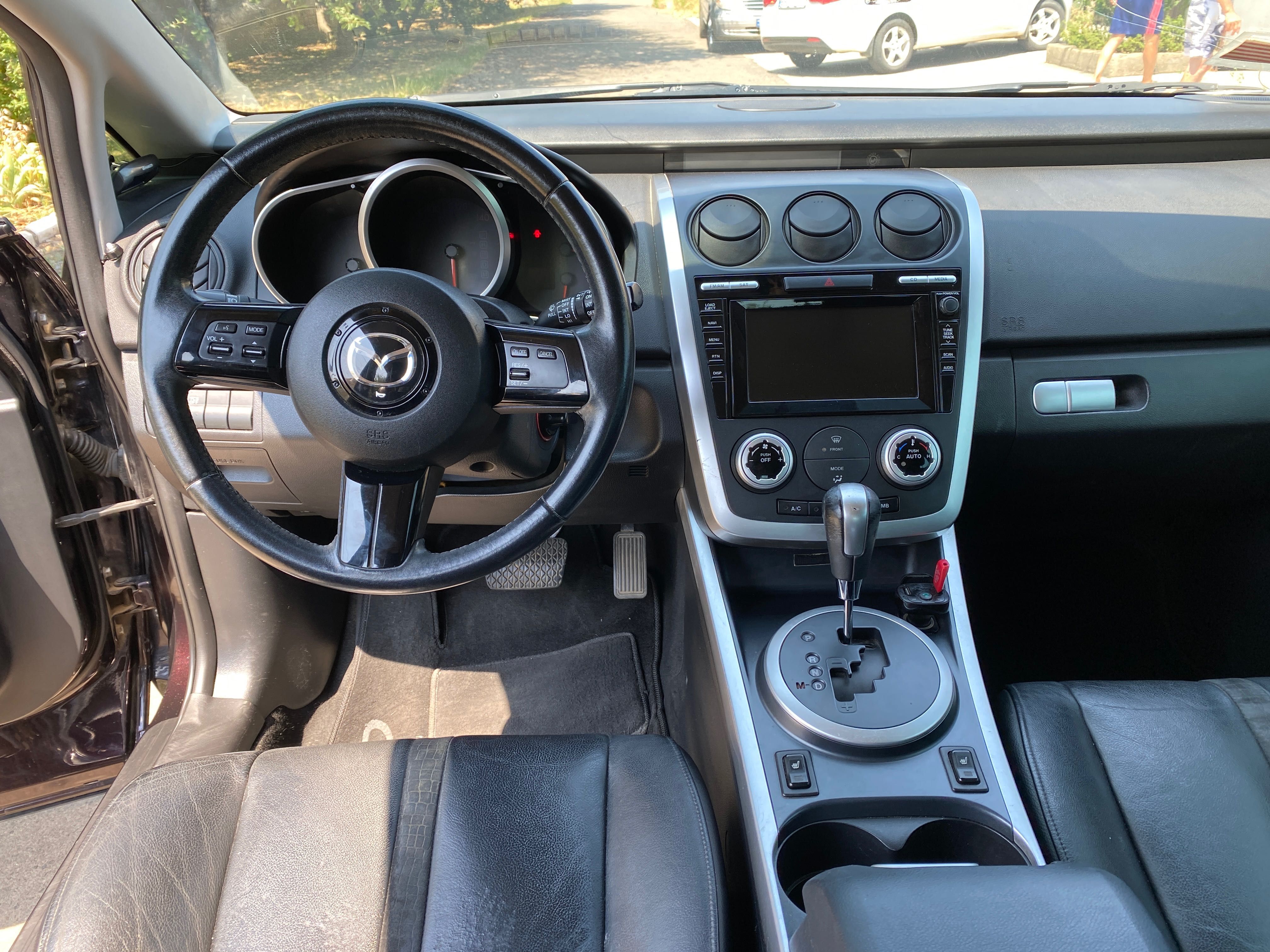 Автомобиль Mazda CX-7